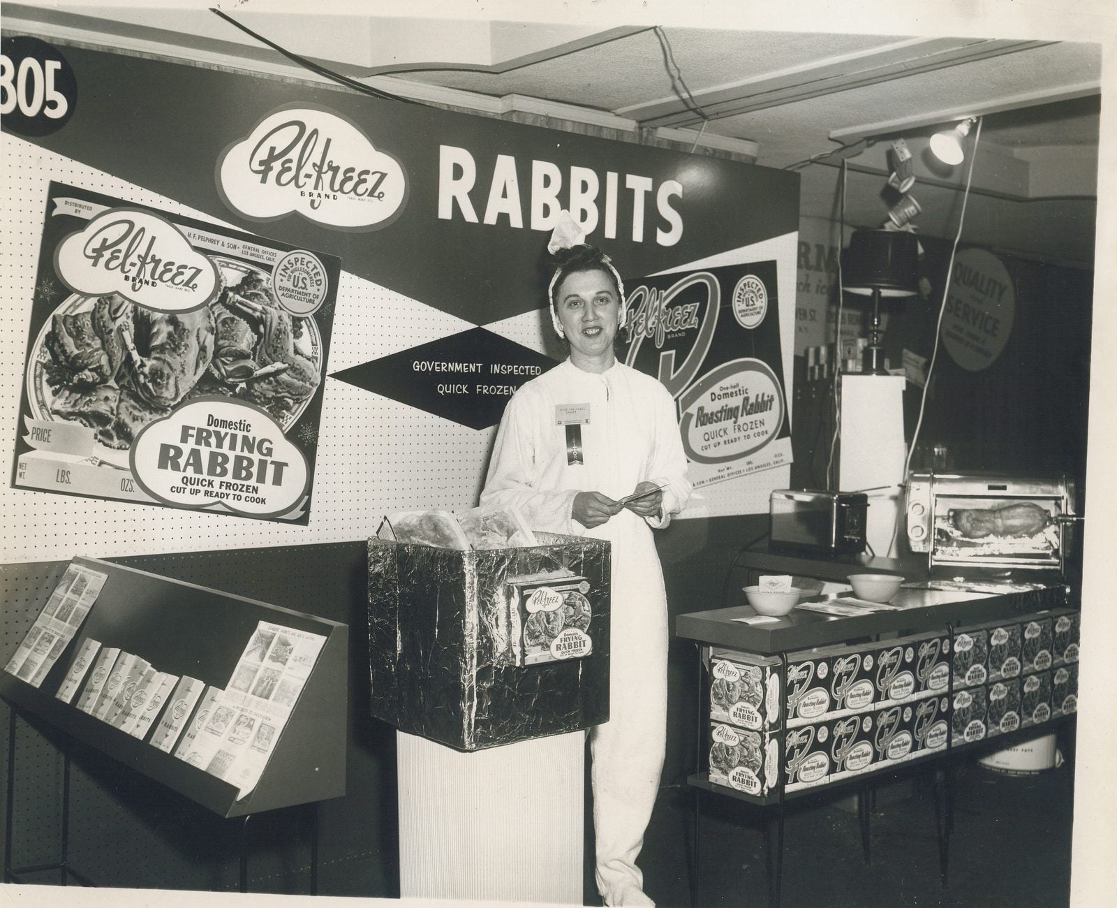 A Pel-Freez convention booth serving warm rabbit samples